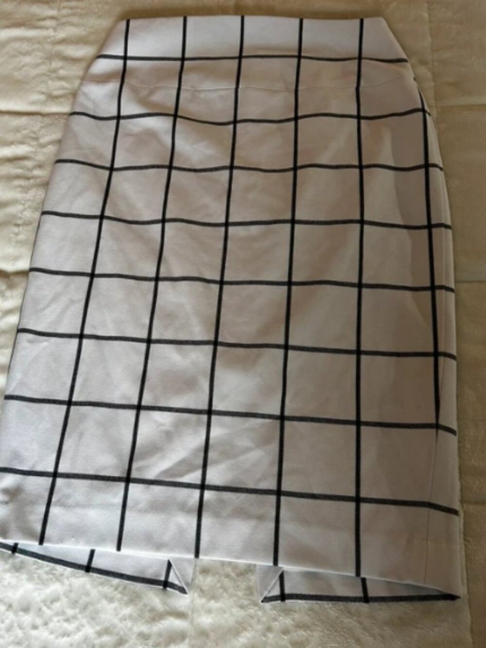 EXPRESS black and white plaid slim half skirt
